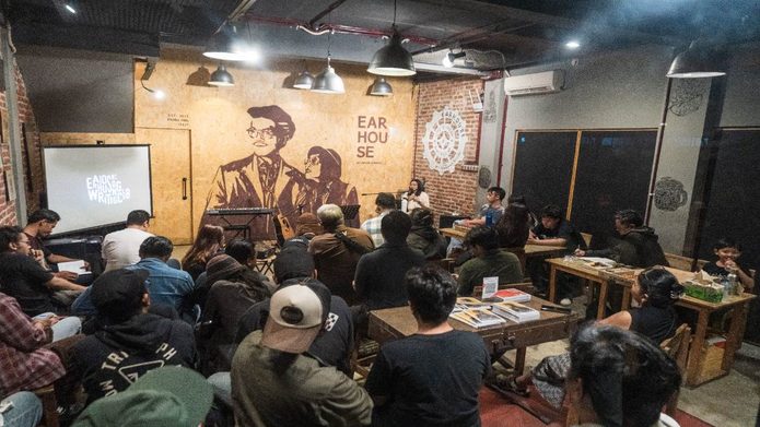 Earhouse Songwriting Club