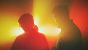 Cuma Rekaman dari Kamar, Duo In Inertia Sukses Buat Dunia Sci-Fi 90 Menit di Album ‘Unfamiliar Weather’